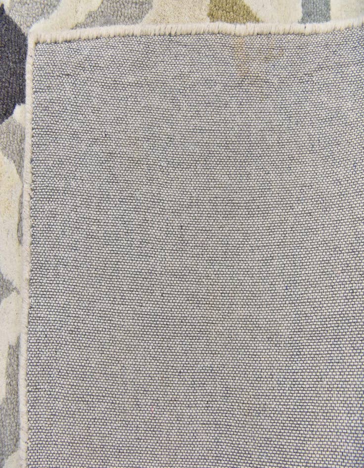 Detail image of 5' x 8' Luna Wool Rug