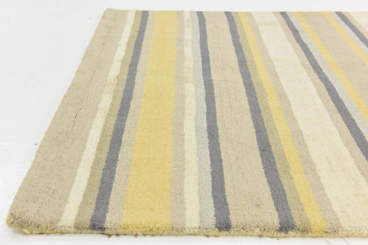 Detail image of 4' x 5' 7 Luna Wool Rug