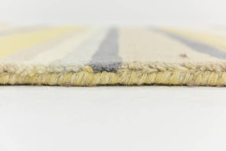 Detail image of 4' x 5' 7 Luna Wool Rug