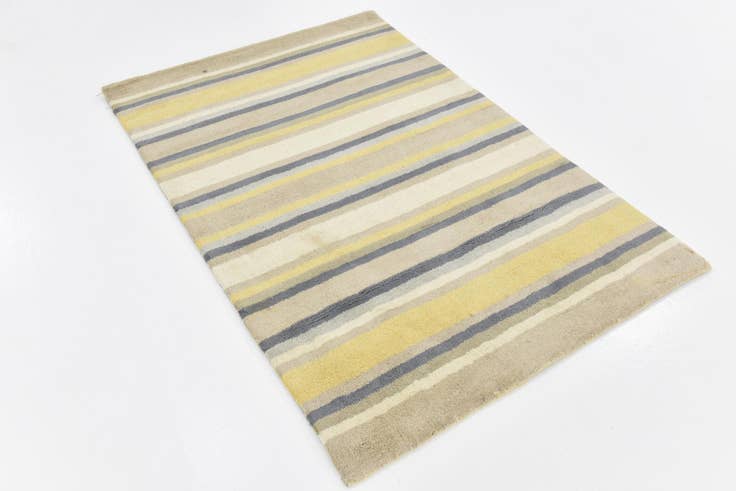 Detail image of 3' 9 x 5' 7 Luna Wool Rug