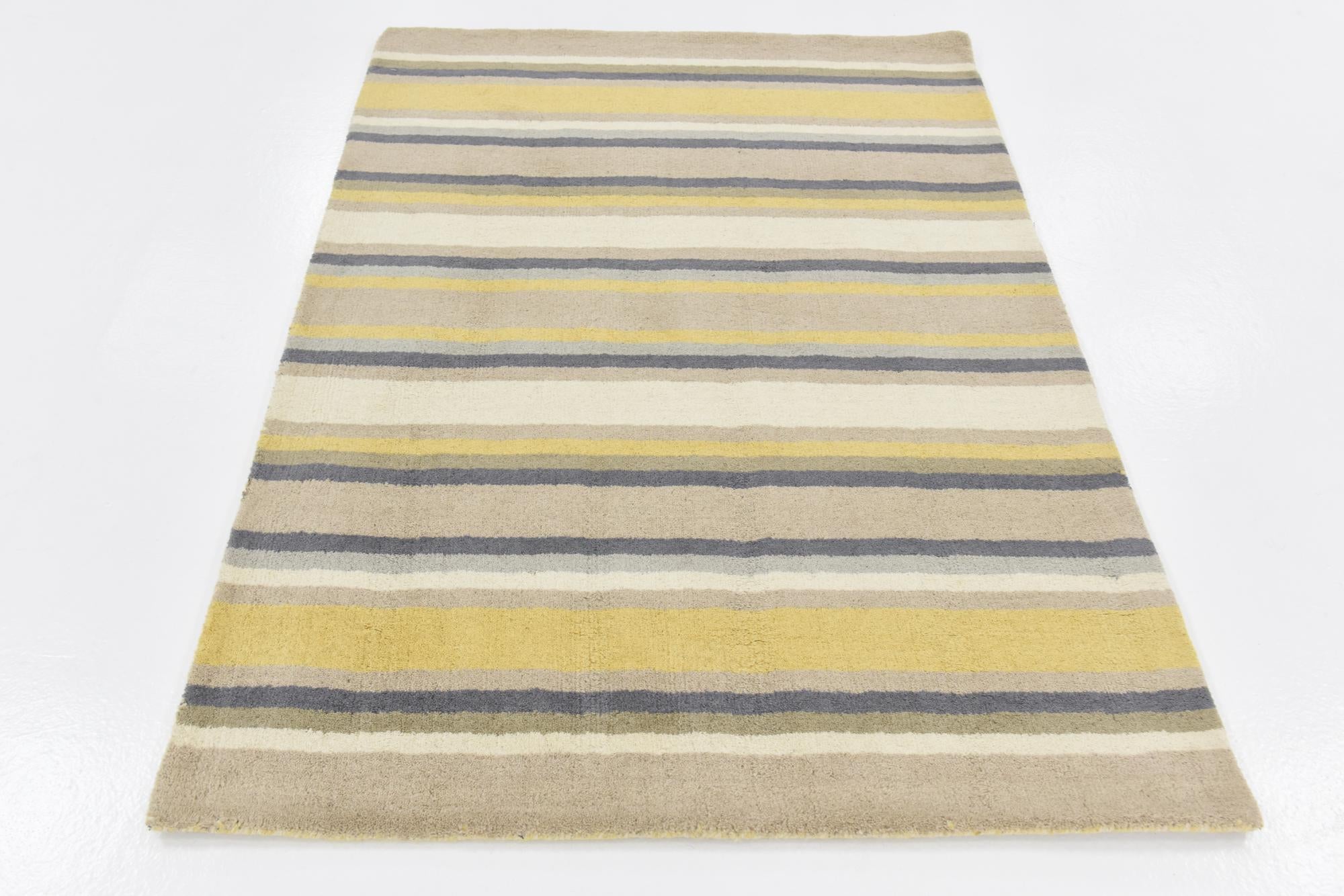 4' x 5' 8 Luna Wool Rug