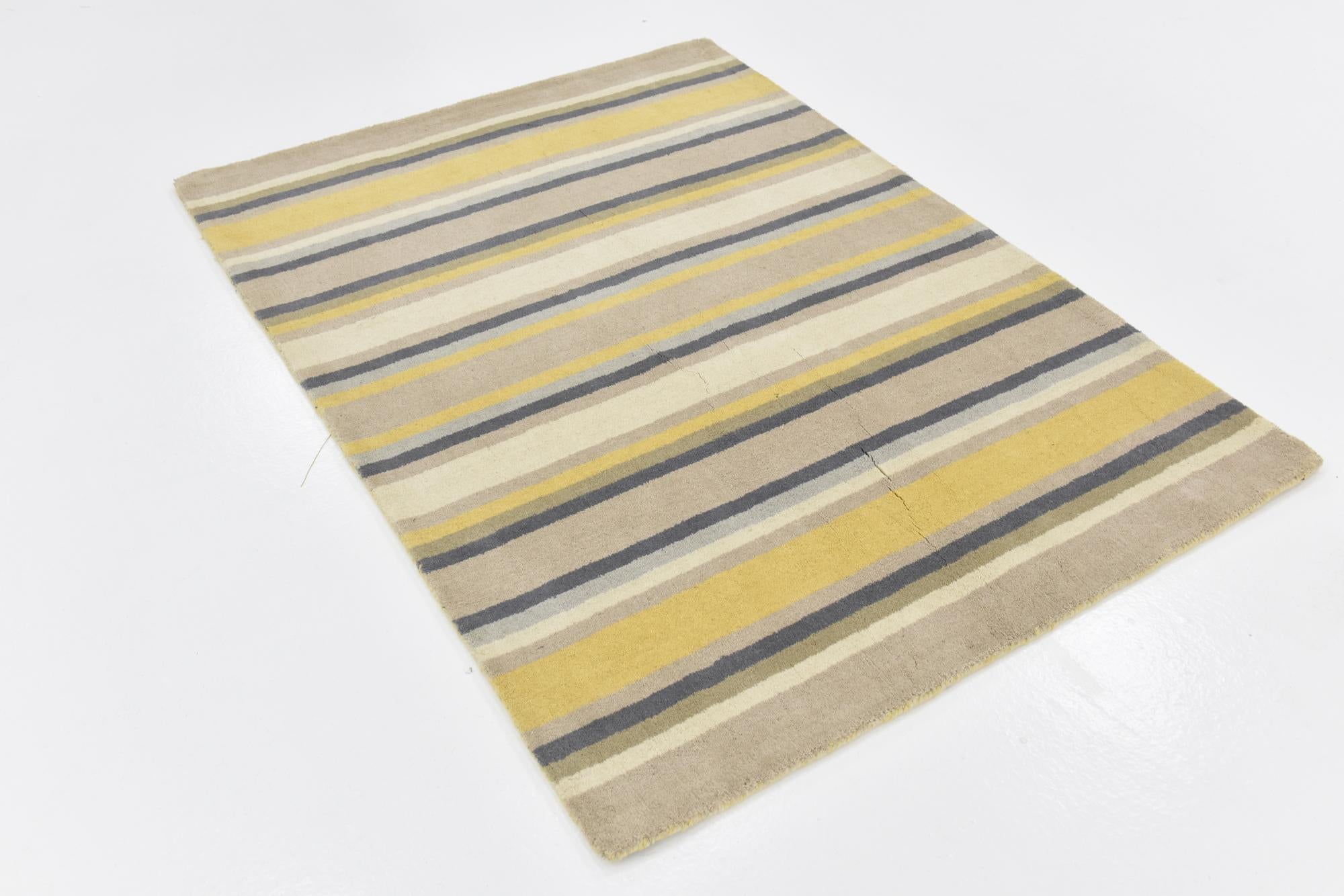 4' x 5' 8 Luna Wool Rug