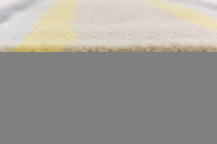 Detail image of 4' x 5' 8 Luna Wool Rug
