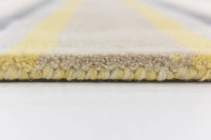 Detail image of 4' x 5' 8 Luna Wool Rug