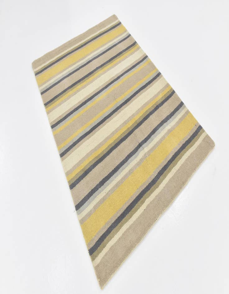 Detail image of 4' x 5' 8 Luna Wool Rug