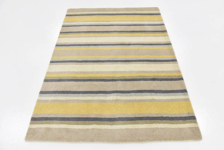 Detail image of 4' x 5' 8 Luna Wool Rug