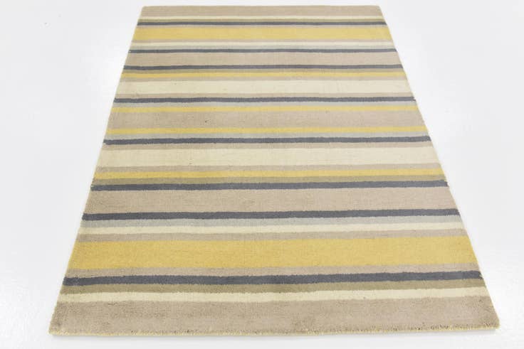 Detail image of 4' x 5' 6 Luna Wool Rug