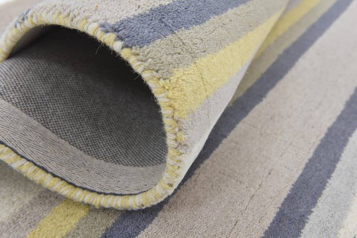 Detail image of 4' x 5' 6 Luna Wool Rug