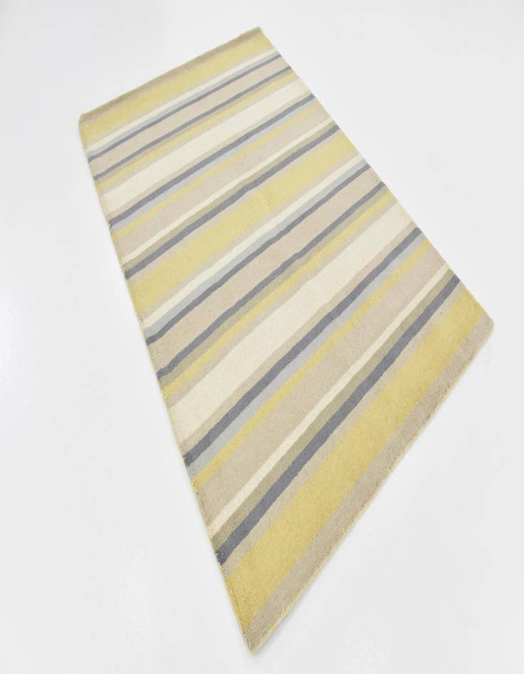 Detail image of 4' x 5' 8 Luna Wool Rug