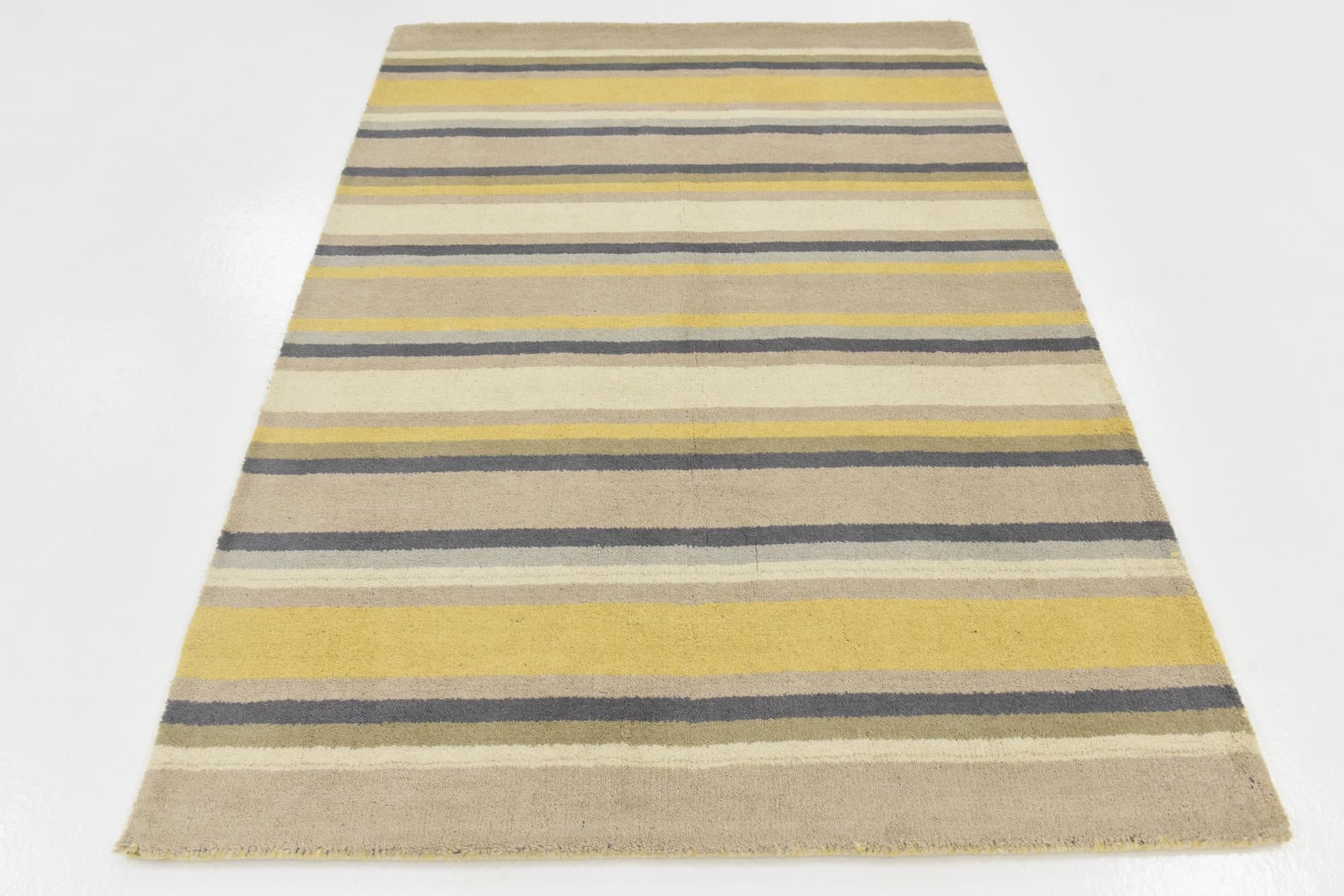 4' x 5' 7 Luna Wool Rug