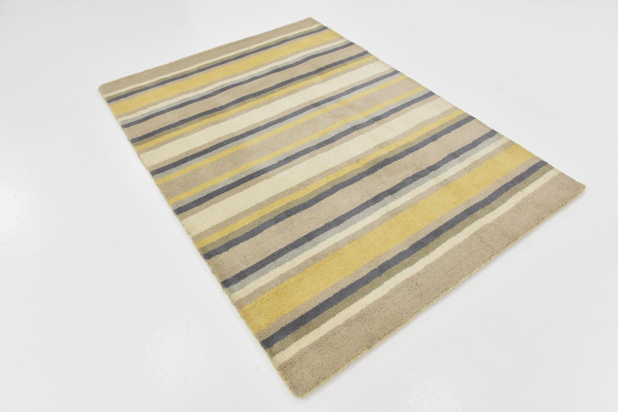 4' x 5' 7 Luna Wool Rug
