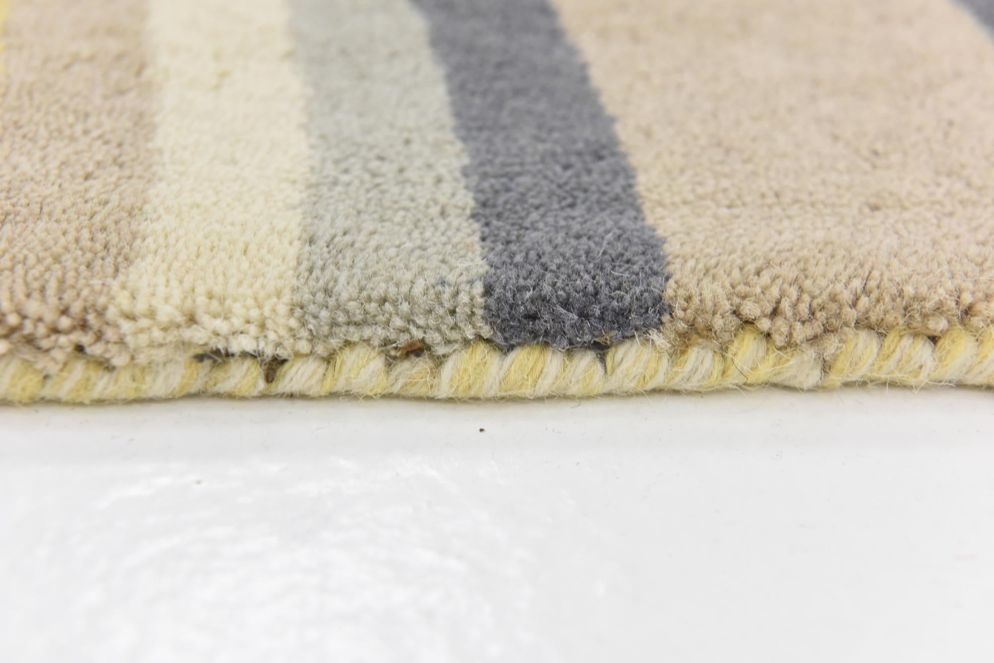 4' x 5' 7 Luna Wool Rug