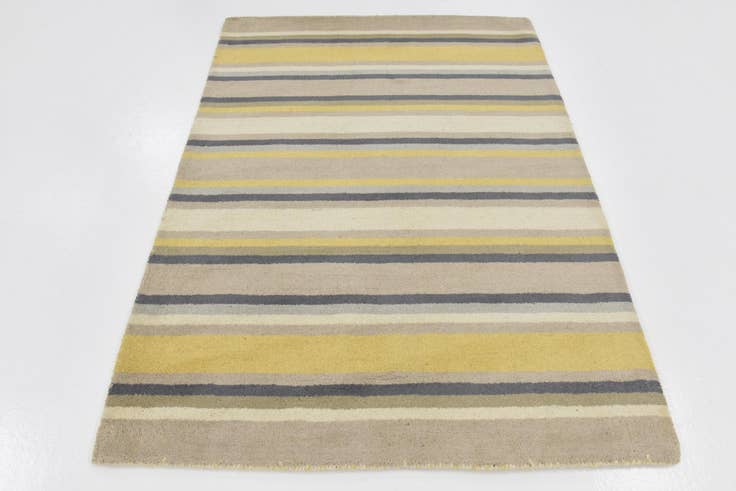 Detail image of 4' x 5' 7 Luna Wool Rug