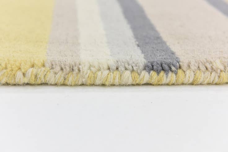 Detail image of 4' x 5' 7 Luna Wool Rug
