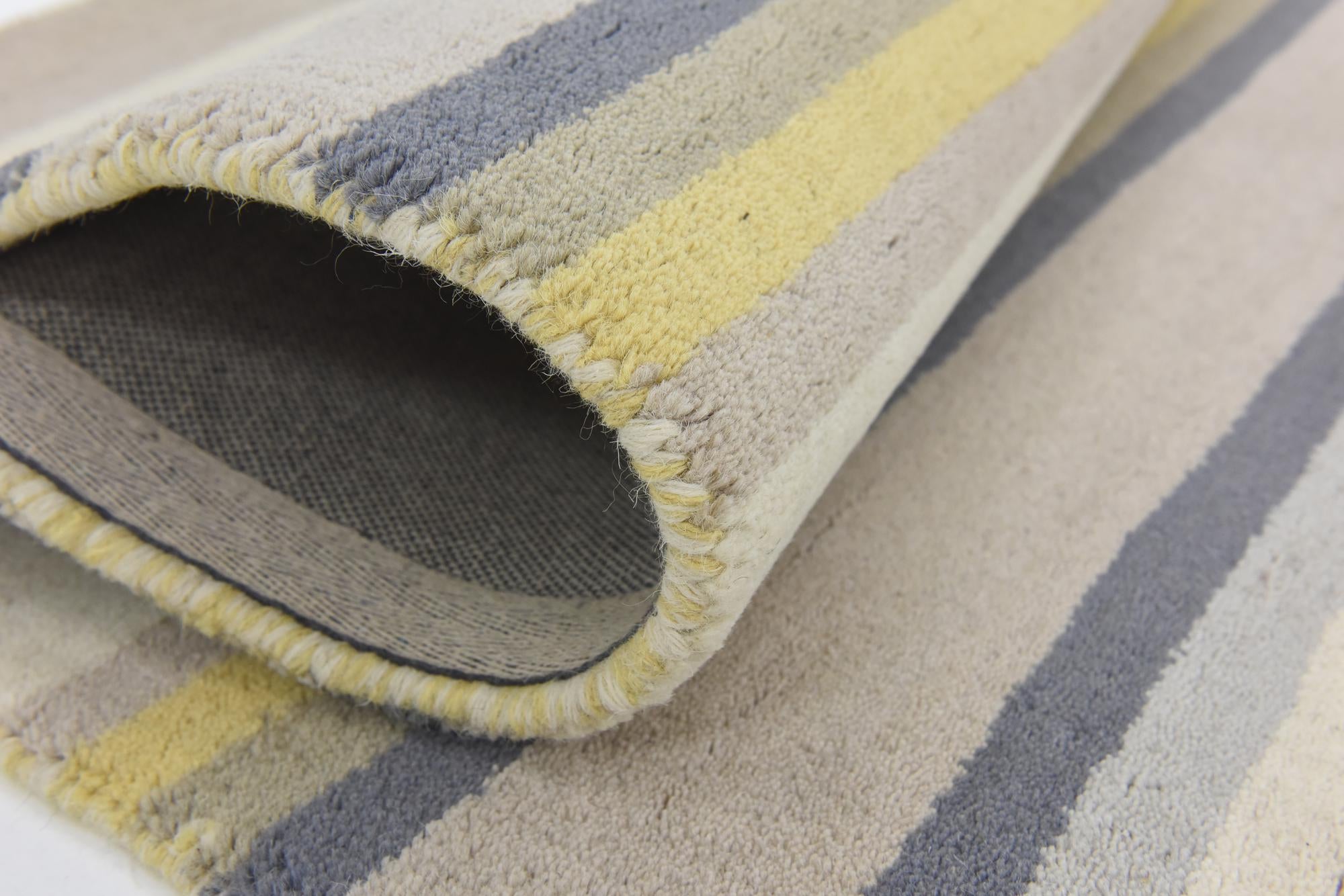 4' x 5' 7 Luna Wool Rug