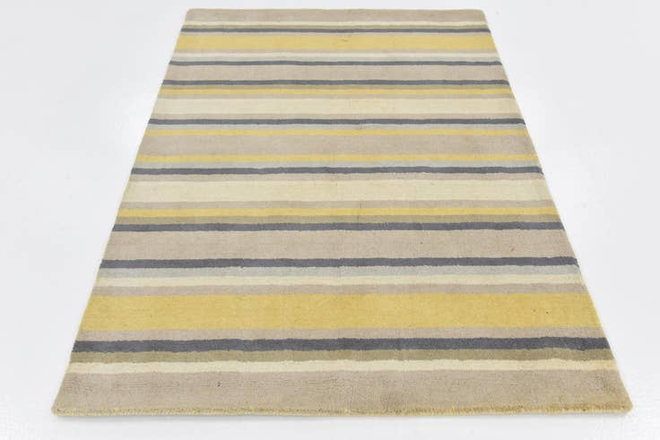 Detail image of 4' x 5' 7 Luna Wool Rug