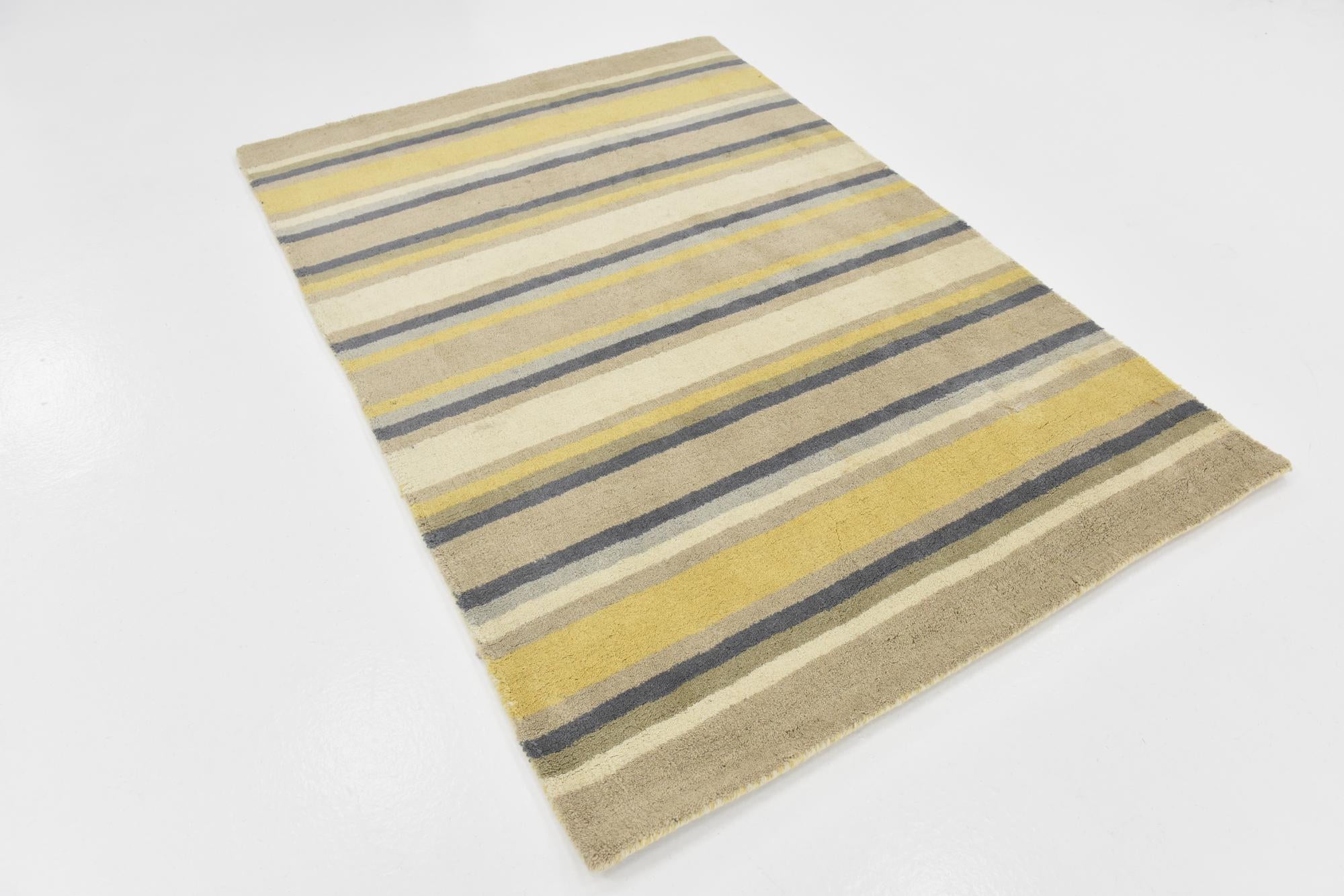 4' x 5' 7 Luna Wool Rug