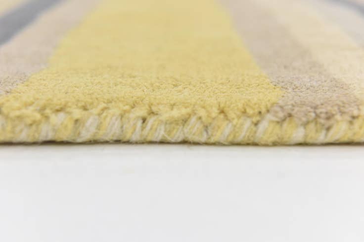 Detail image of 4' x 5' 7 Luna Wool Rug