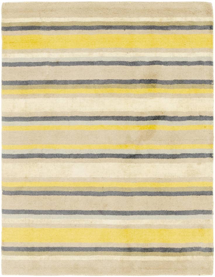 Detail image of 4' x 5' 7 Luna Wool Rug