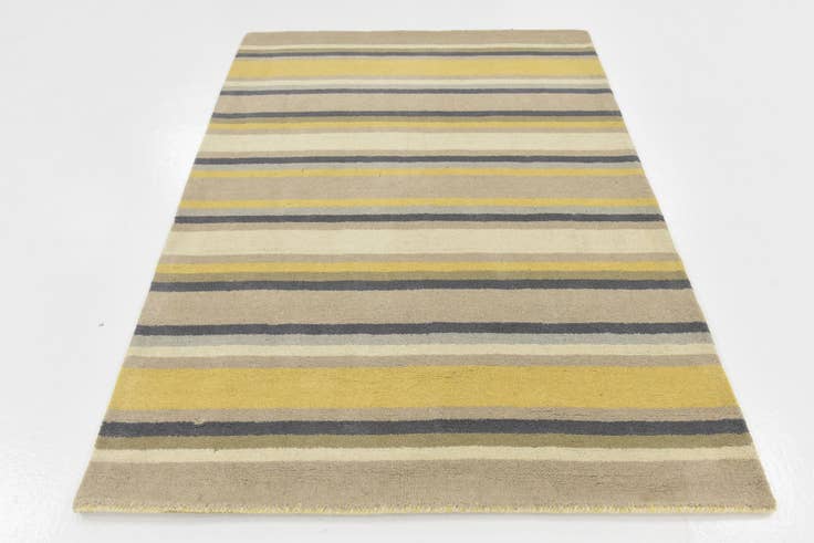 Detail image of 4' x 5' 7 Luna Wool Rug