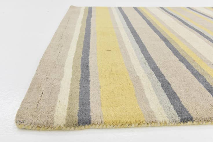 Detail image of 4' x 5' 7 Luna Wool Rug