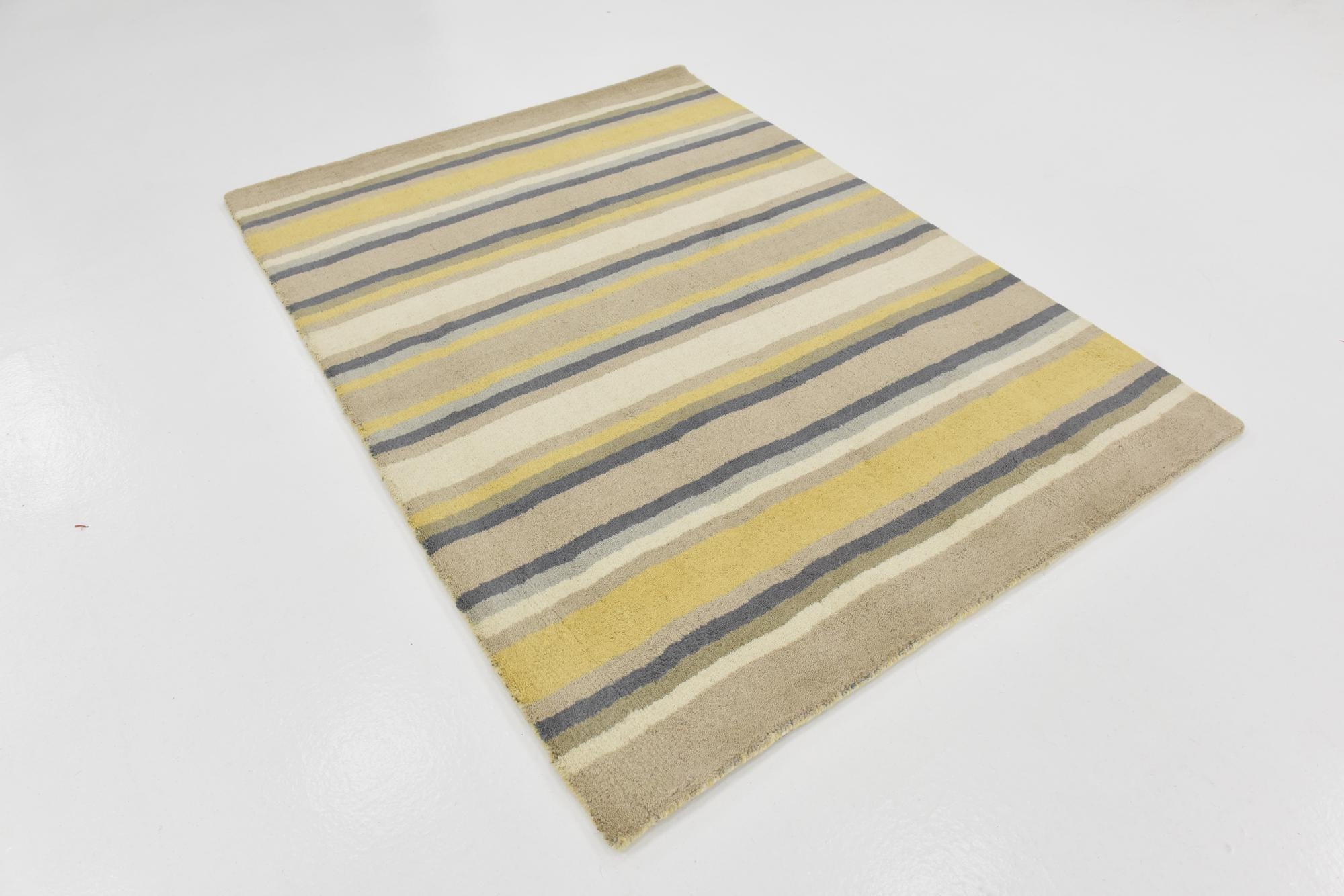 4' x 5' 7 Luna Wool Rug