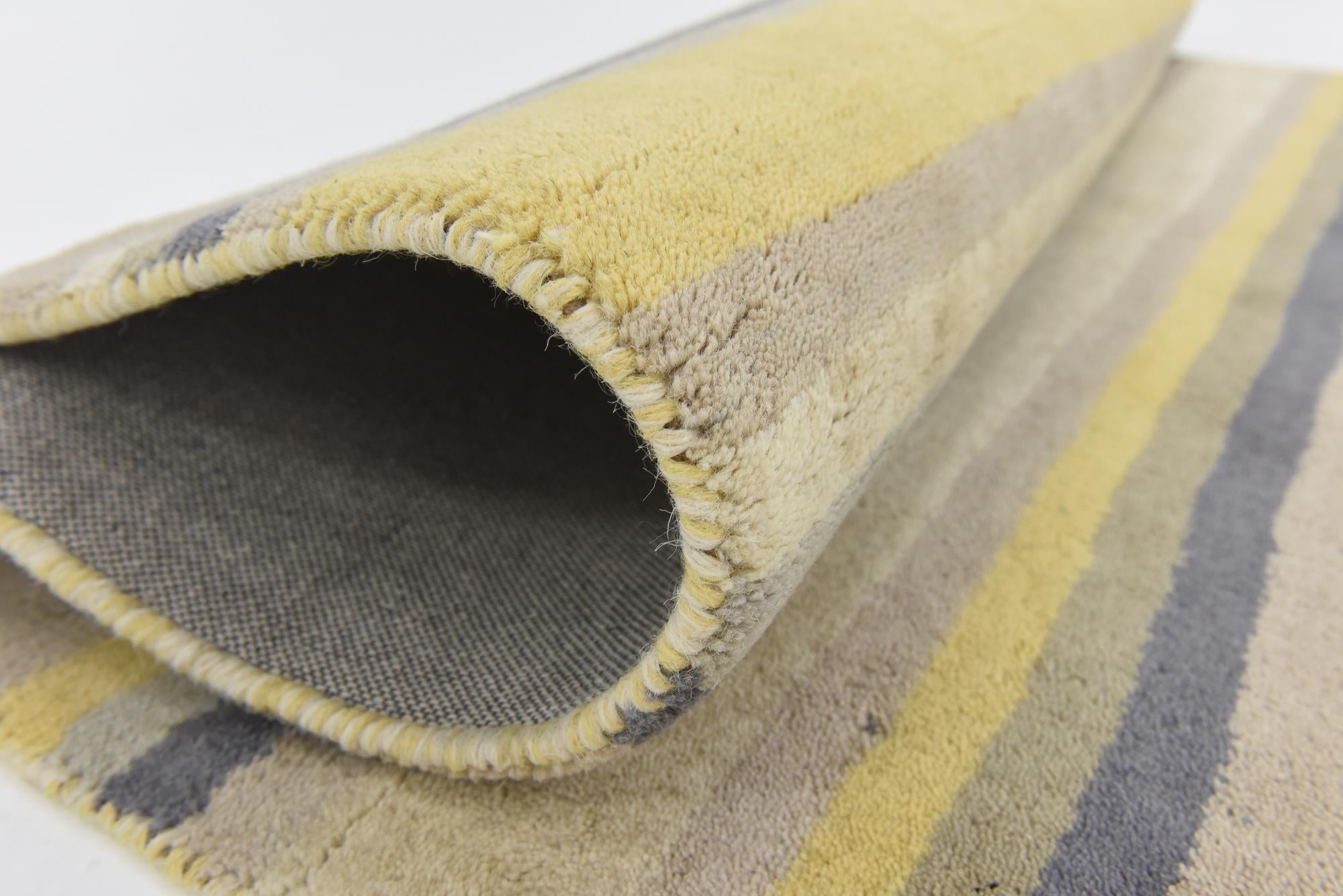 4' x 5' 7 Luna Wool Rug