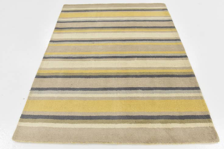 Detail image of 4' 2 x 5' 7 Luna Wool Rug
