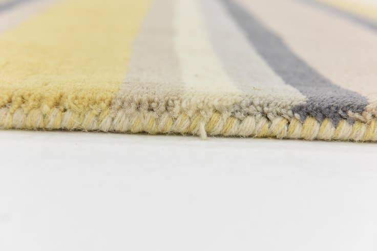 Detail image of 4' 2 x 5' 7 Luna Wool Rug