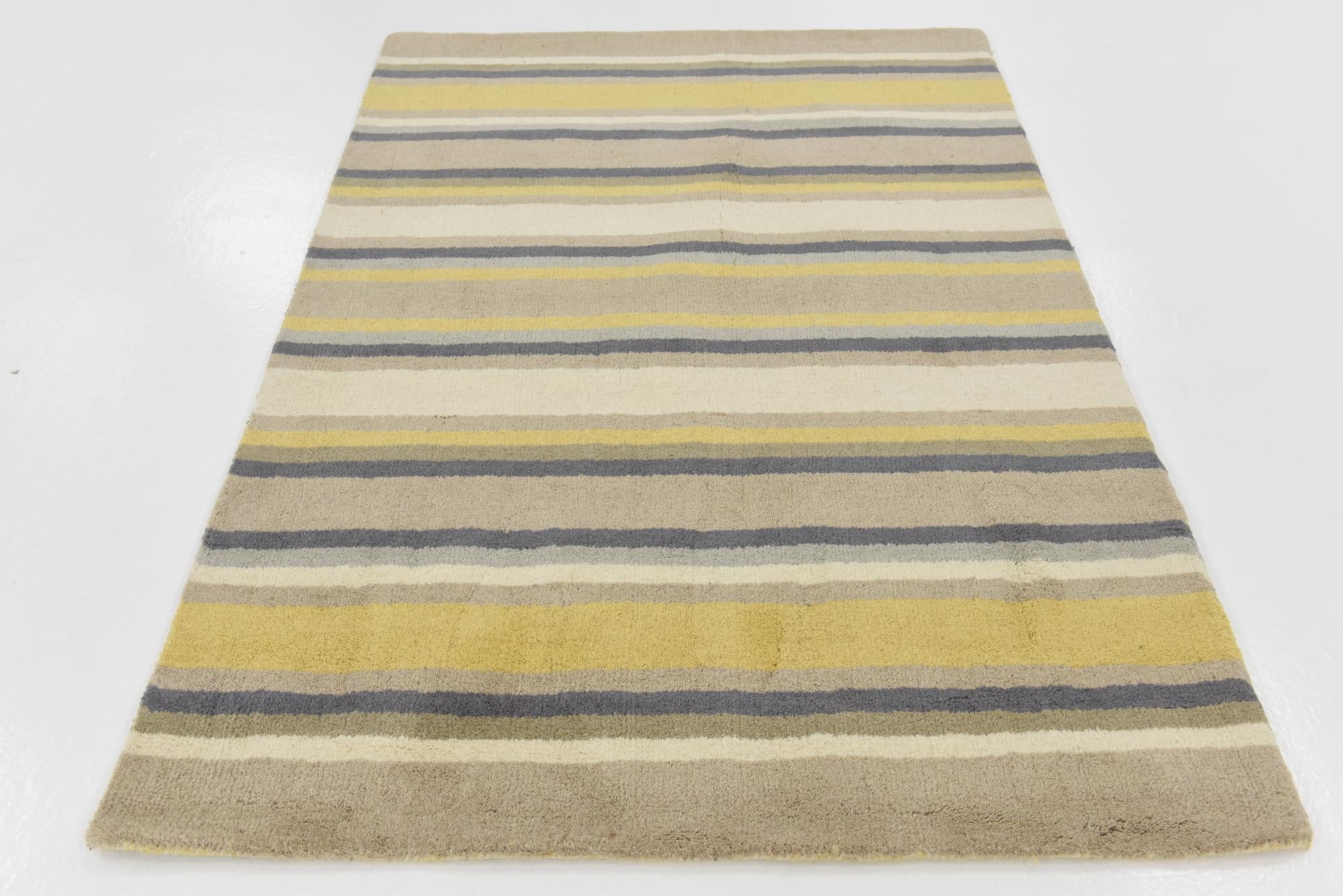 4' x 5' 7 Luna Wool Rug