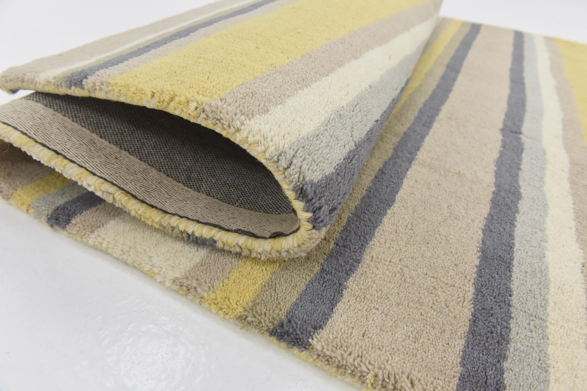 4' x 5' 7 Luna Wool Rug