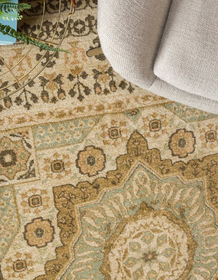 Detail image of 2' x 3' Mamluk Rug