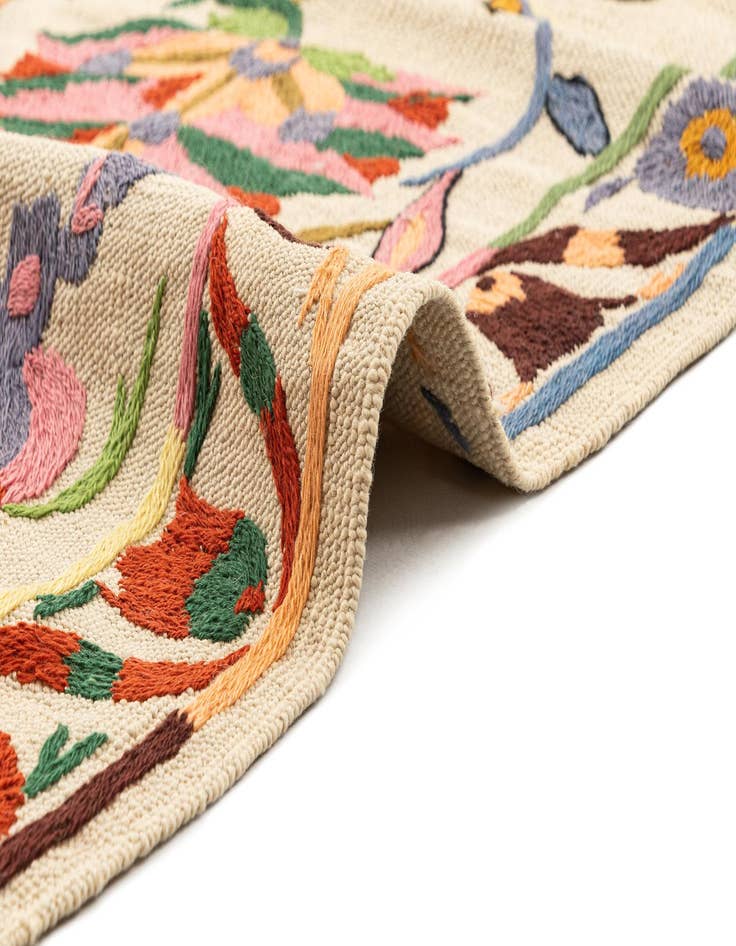 Detail image of 5' 5 x 7' 5  Hand Knotted Marok Kilim Rug