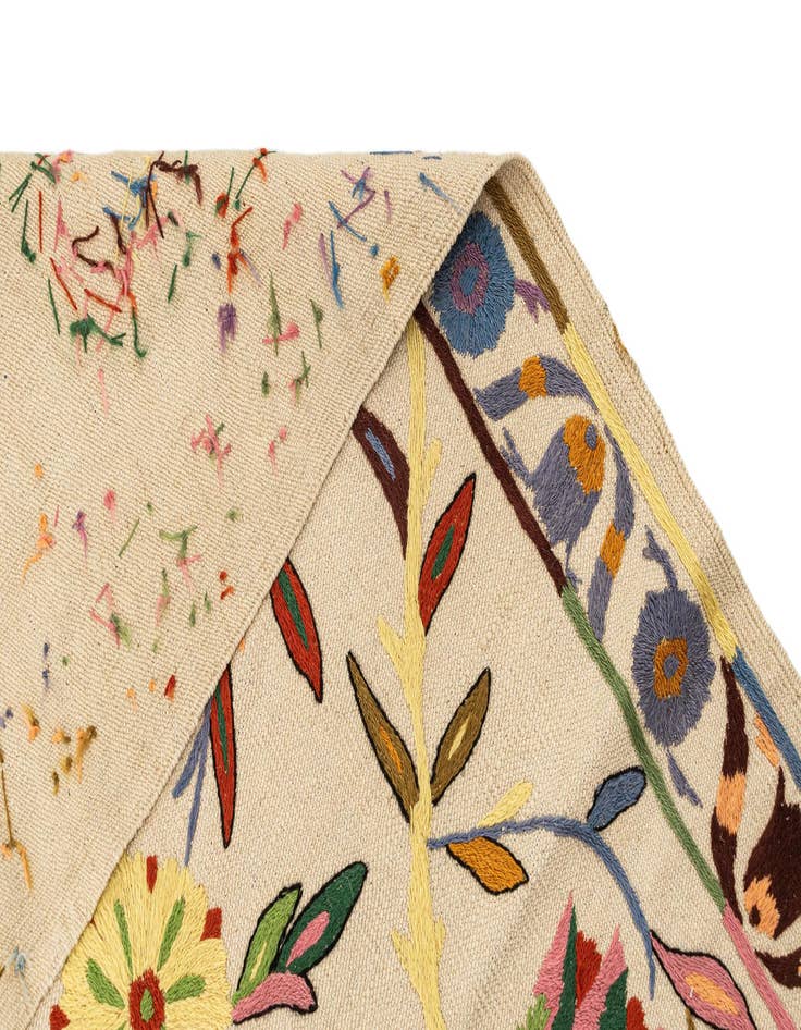 Detail image of 5' 5 x 7' 5  Hand Knotted Marok Kilim Rug