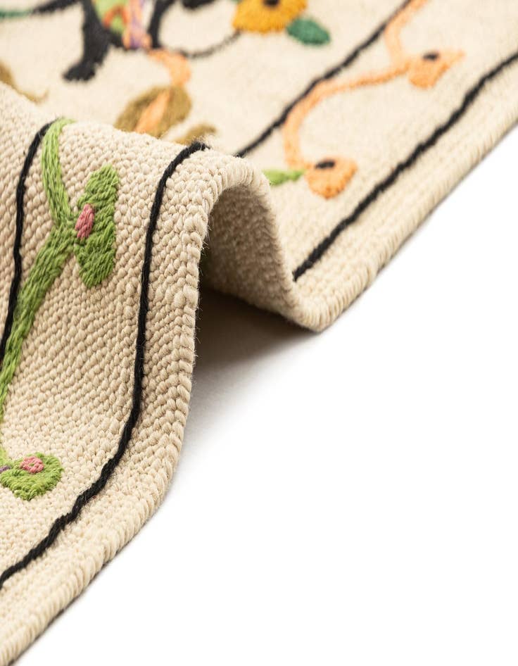 Detail image of 5' 6 x 7' 5  Hand Knotted Marok Kilim Rug