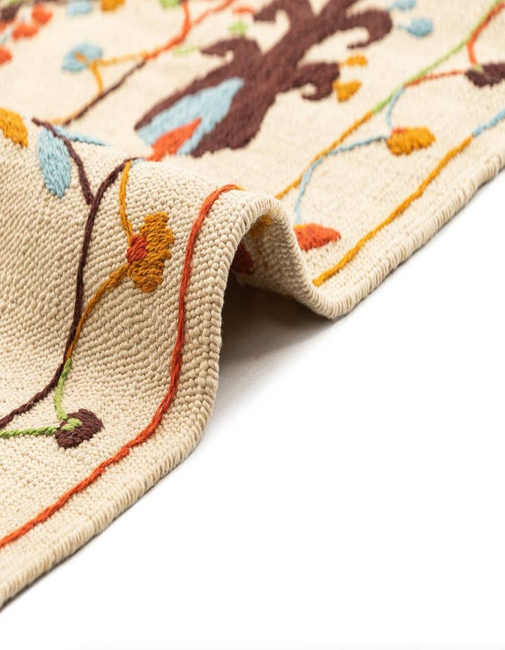 Detail image of 5' 9 x 7' 7  Hand Knotted Marok Kilim Rug