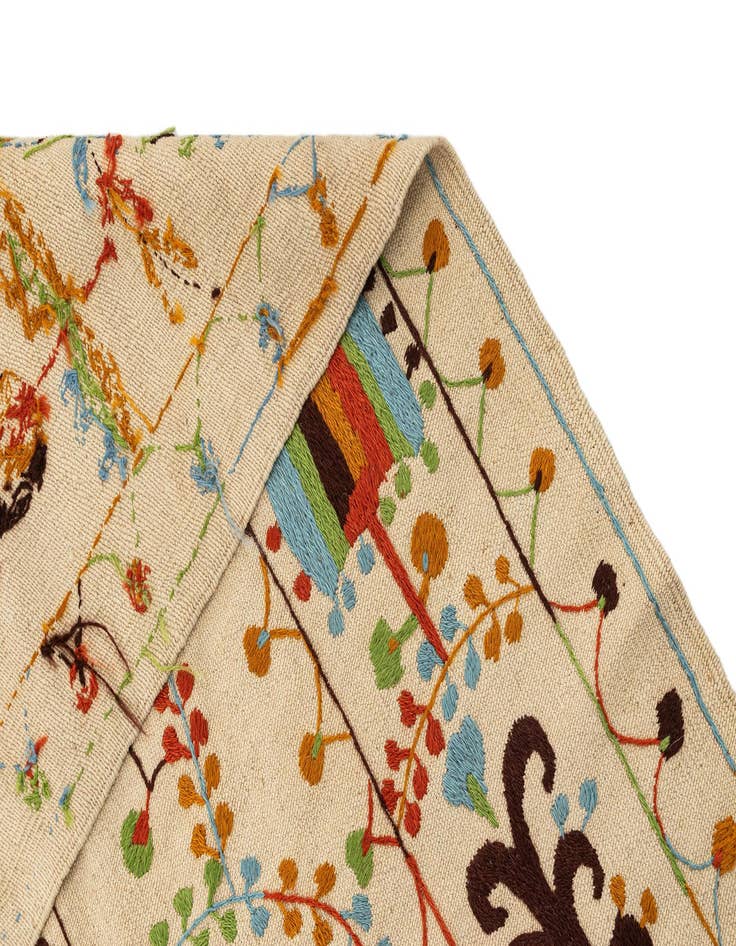 Detail image of 5' 9 x 7' 7  Hand Knotted Marok Kilim Rug