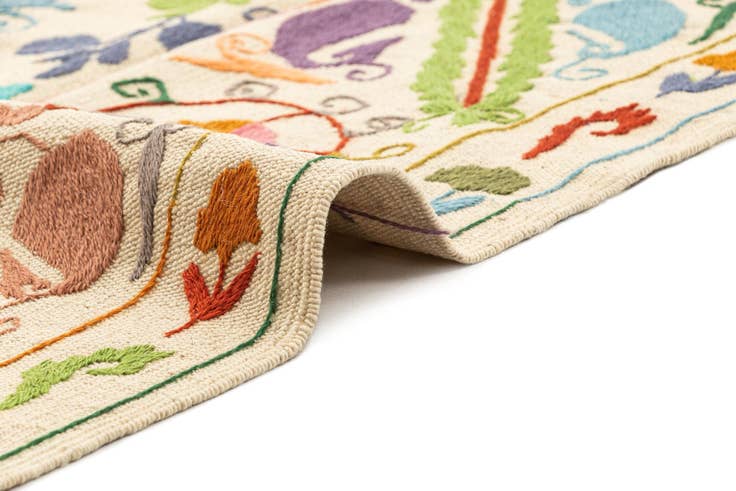 Detail image of 5' 9 x 7' 6 Hand Knotted Marok Kilim Rug