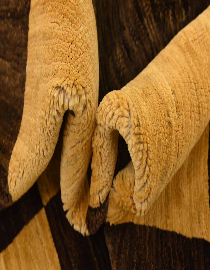 Detail image of 5' x 7'  Hand Knotted Modern Ziegler Rug