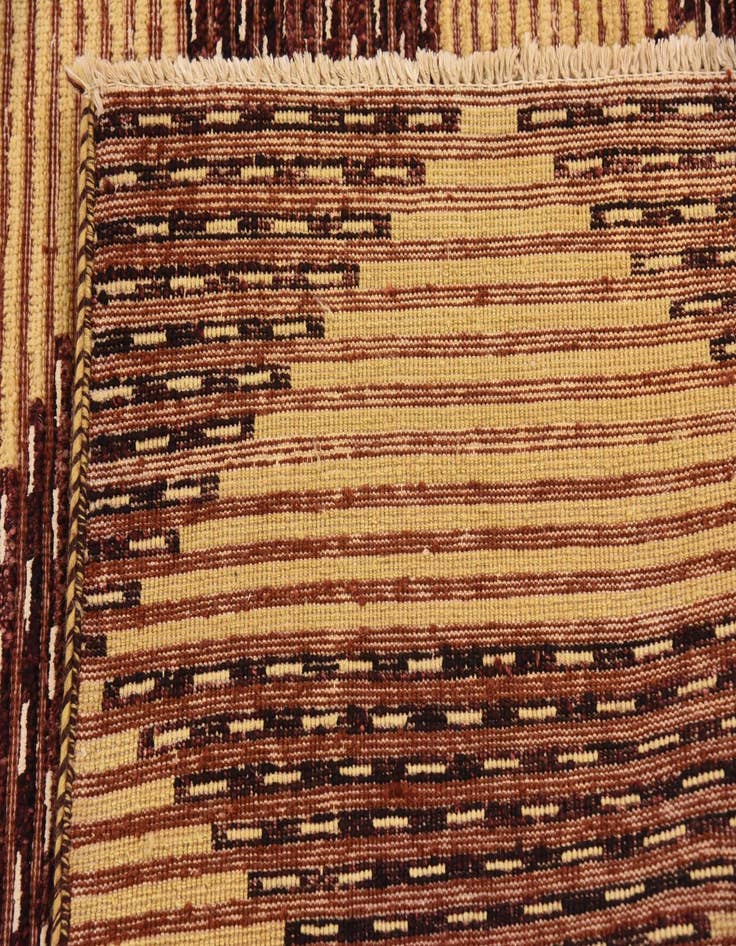Detail image of 6' 5 x 9' 6  Hand Knotted Modern Ziegler Rug
