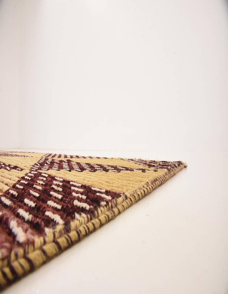 Detail image of 6' 5 x 9' 6  Hand Knotted Modern Ziegler Rug