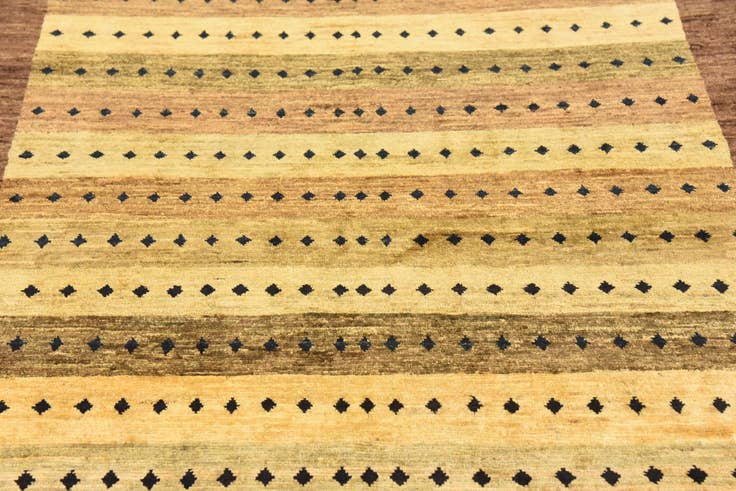 Detail image of 4' x 6' 2 Hand Knotted Modern Ziegler Rug