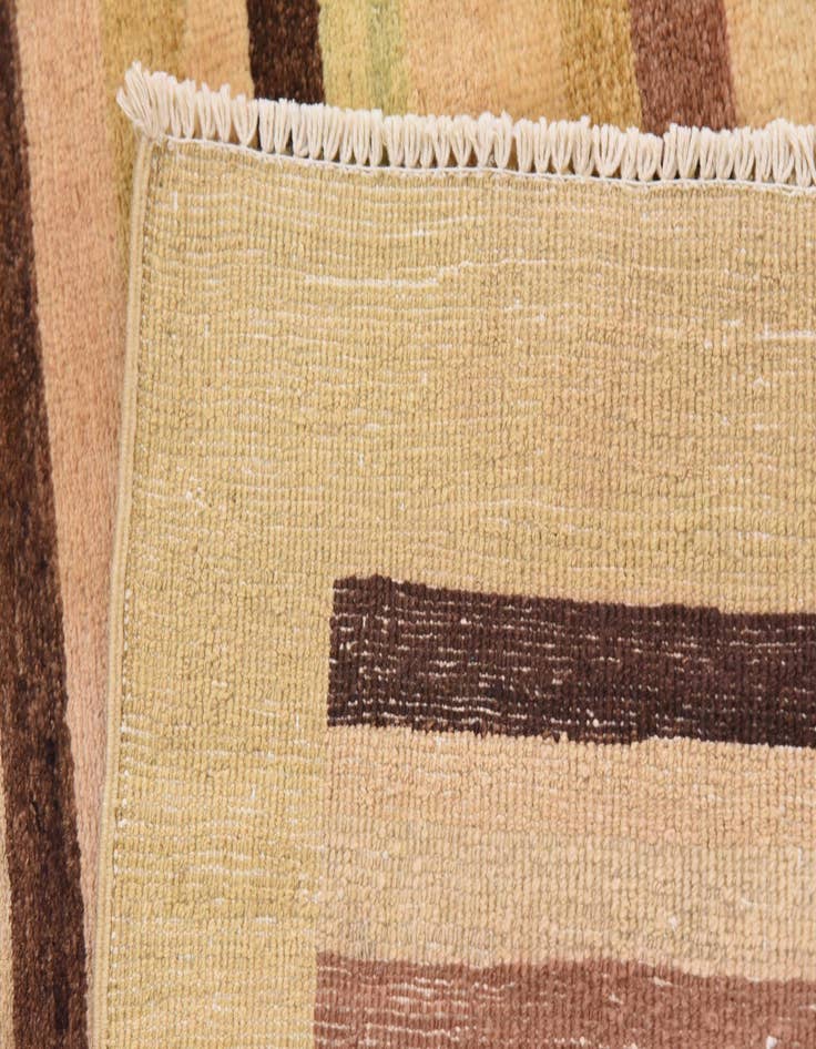 Detail image of 4' 7 x 6' 4  Hand Knotted Modern Ziegler Rug