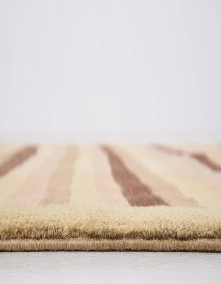 Detail image of 4' 7 x 6' 4  Hand Knotted Modern Ziegler Rug