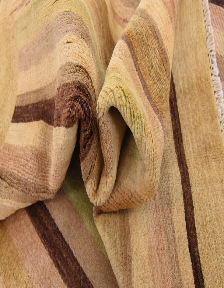 Detail image of 4' 7 x 6' 4  Hand Knotted Modern Ziegler Rug