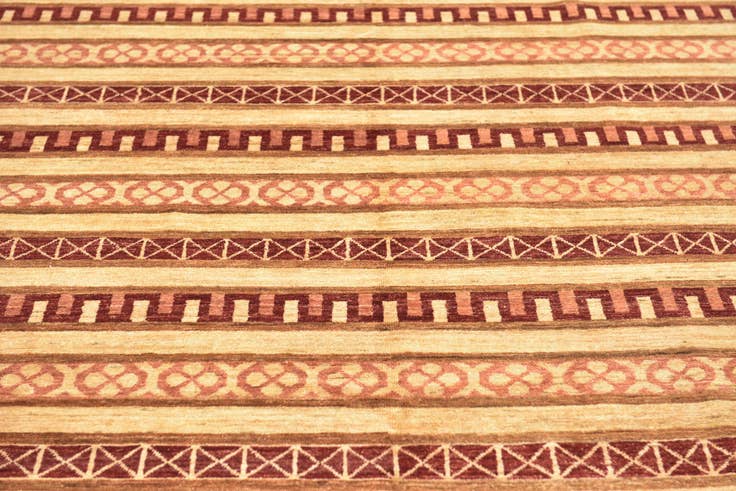 Detail image of 5' 9 x 8' 10 Hand Knotted Modern Ziegler Rug