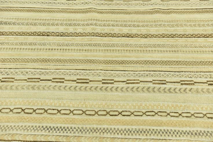 Detail image of 6' 4 x 9' 6 Hand Knotted Modern Ziegler Rug
