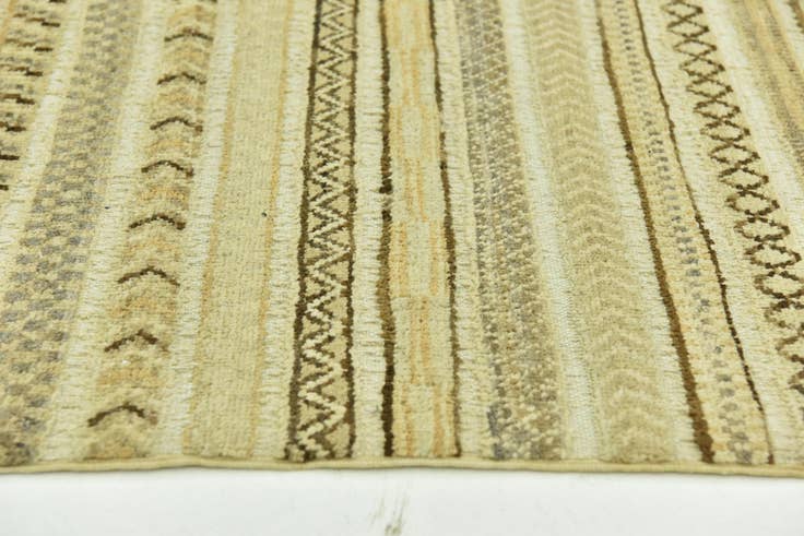 Detail image of 6' 4 x 9' 6 Hand Knotted Modern Ziegler Rug