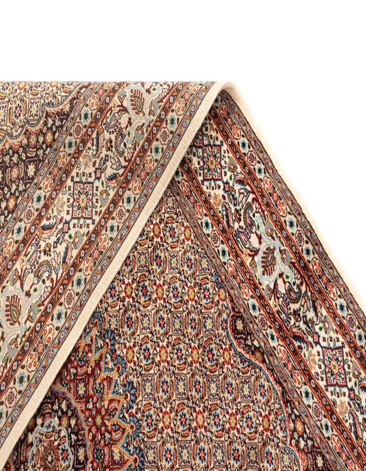 Detail image of 5' 7 x 8' Mood Wool Rug