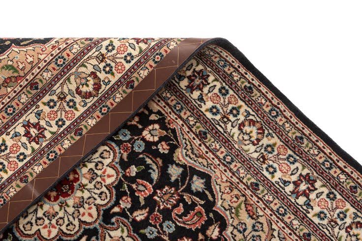 Detail image of 3' 3 x 4' 10 Mood Wool Rug